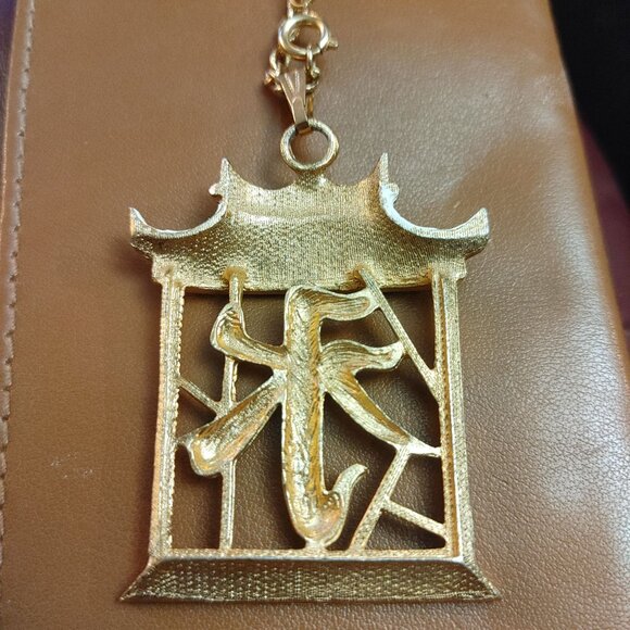 Gold Tone Eternity Pendant Chinese character for in White Enamel with Chain - Picture 7 of 10